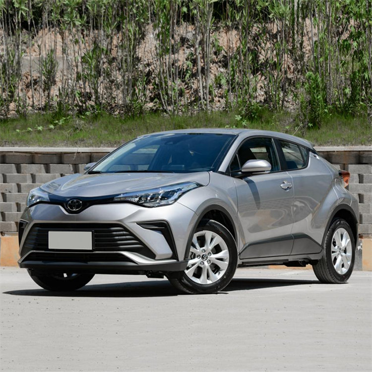 Toyota Izoa -bensiini maastoauto