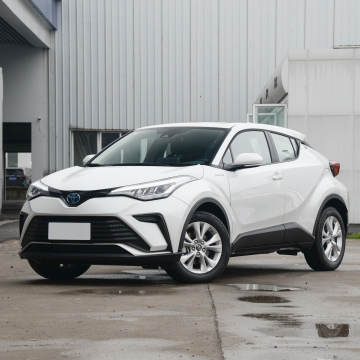 Toyota izoa hev maastoauto